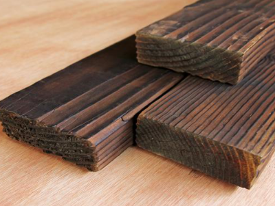 碳化木經(jīng)濟(jì)又實(shí)用，應(yīng)用范圍廣，效果特別好